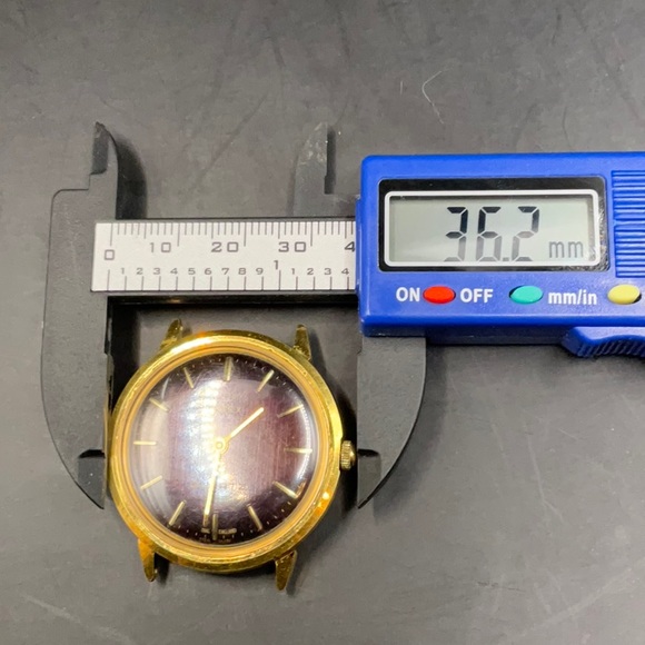 Vintage 1979 Timex Q H CELL Dial England Analog Men's Watch Sz. 36 MM - Picture 5 of 5